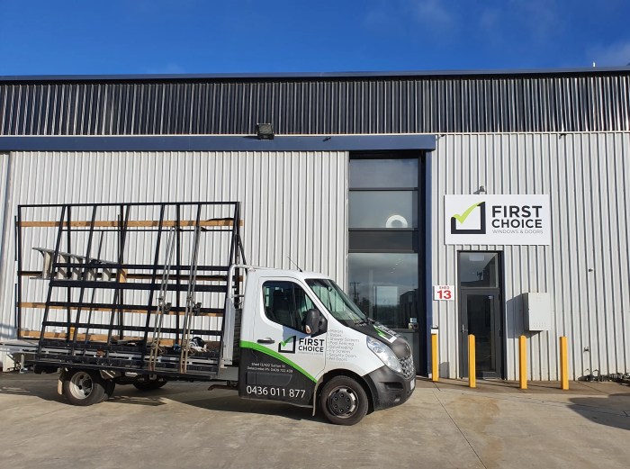 Siding vinyl windows inspectapedia bestpractices corner figure1 installing first trim details integral installation install look Siding vinyl windows inspectapedia bestpractices corner figure1 installing first trim details integral installation install look